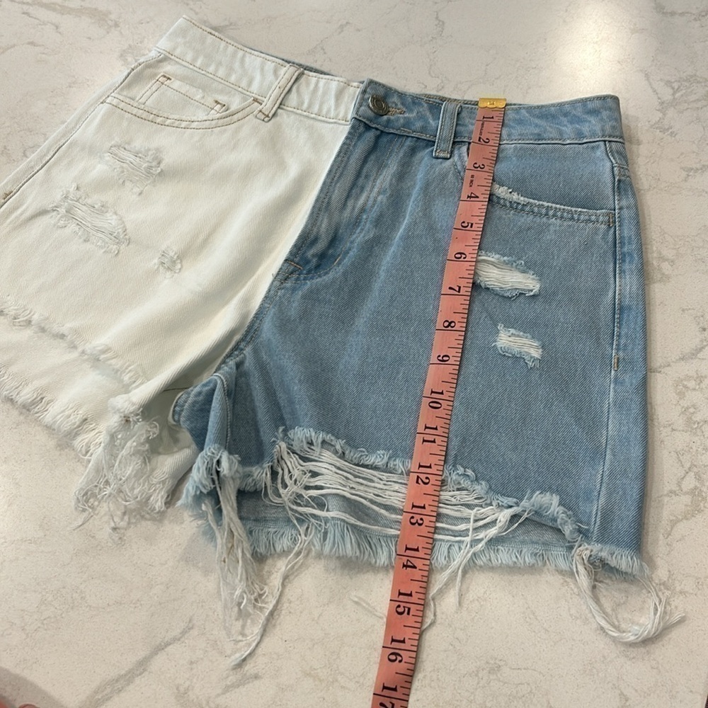 Vervet Rebecca Colorblock Denim Blue & White‎ High Rise Distressed Shorts Size S - Picture 8 of 11